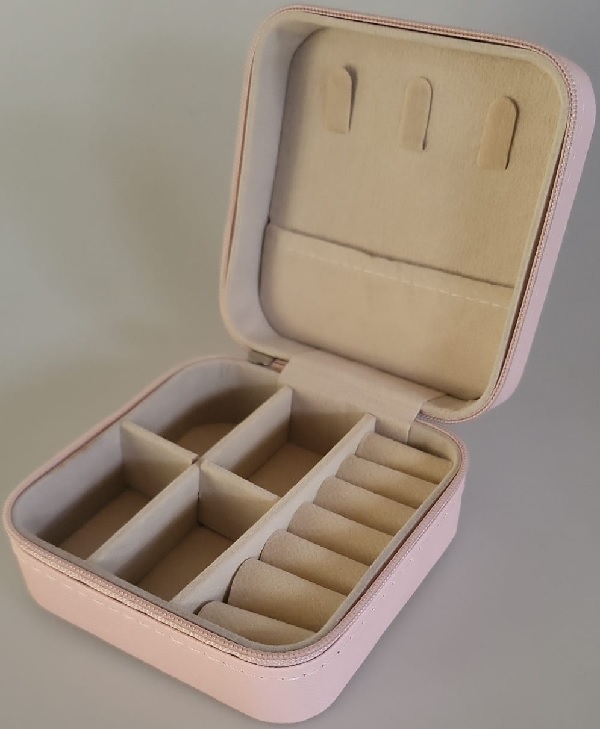 Een leuk en compact sieradendoosje 10x10x5cm. - Afbeelding 3
