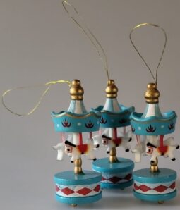 Christmas-ornament-paard-draaimolen-lichtblauw-3stuks-besteleenkado.nl